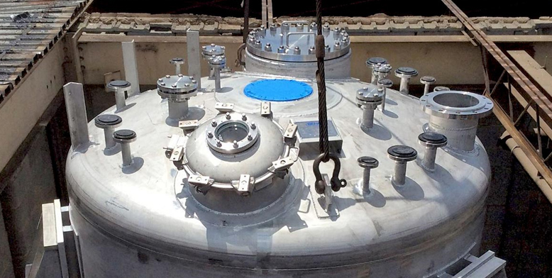 How to Select the Right Reactor Material for Corrosive Environments