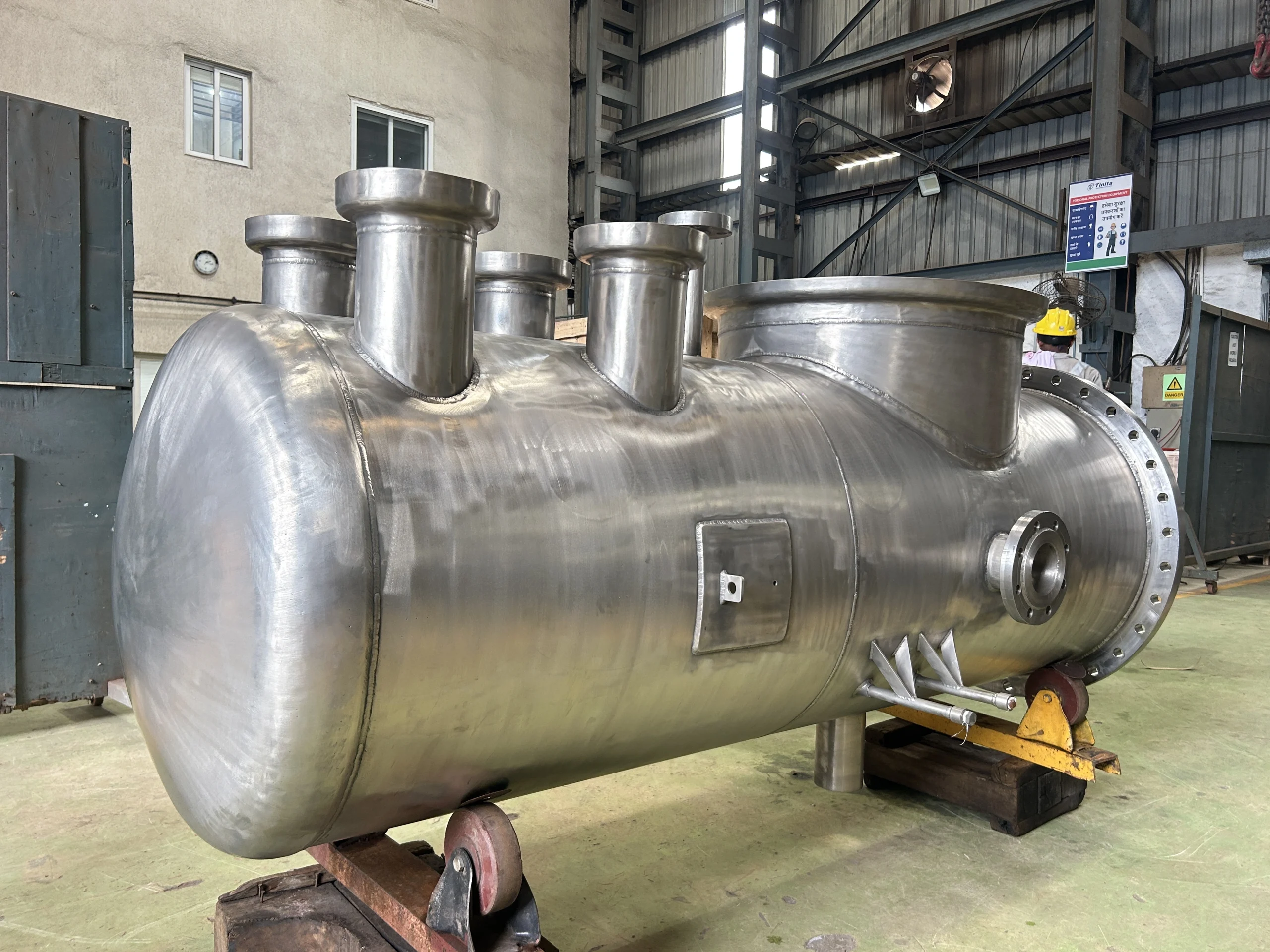 Pressure vessels for industrial process applications